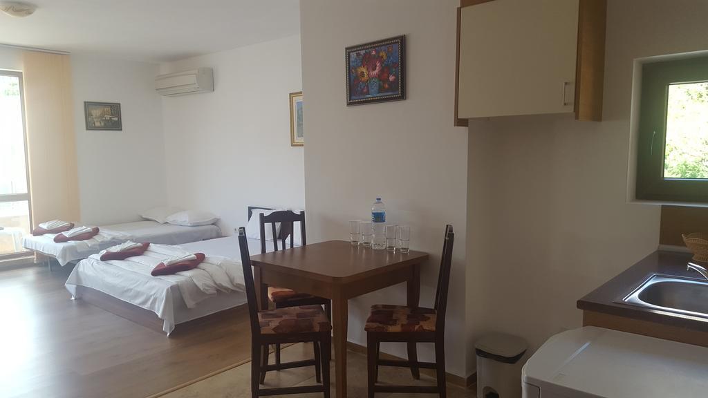Apartments In Princess Residence Balchik Exterior photo